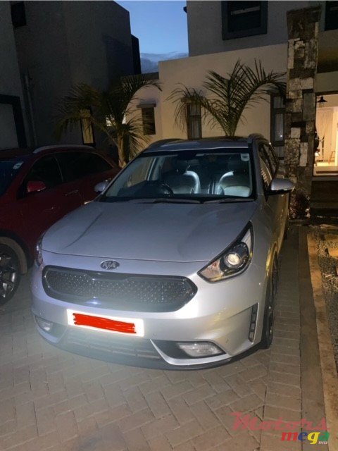 2019' Kia Niro photo #3