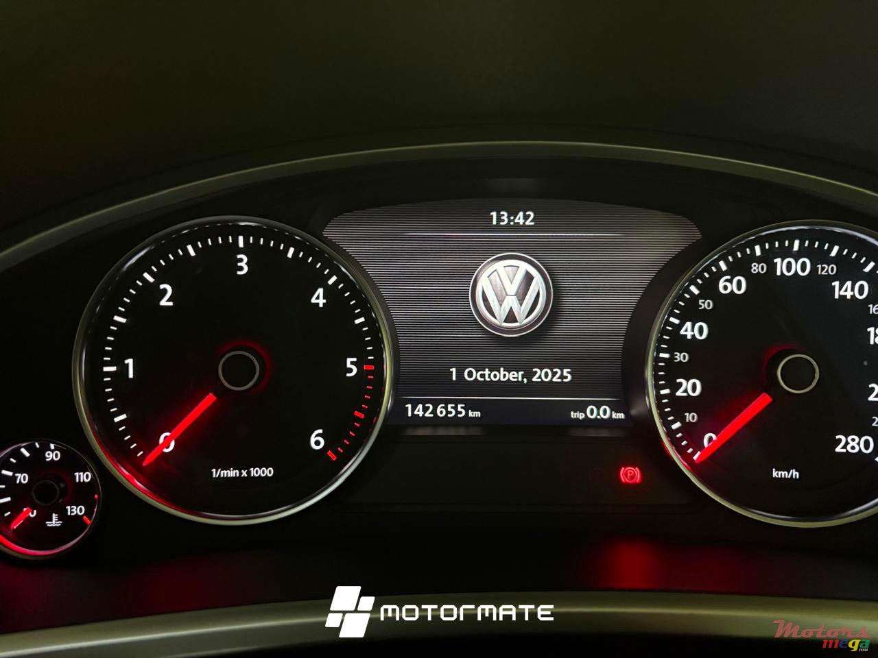 2015' Volkswagen Touareg 2 TDI photo #7