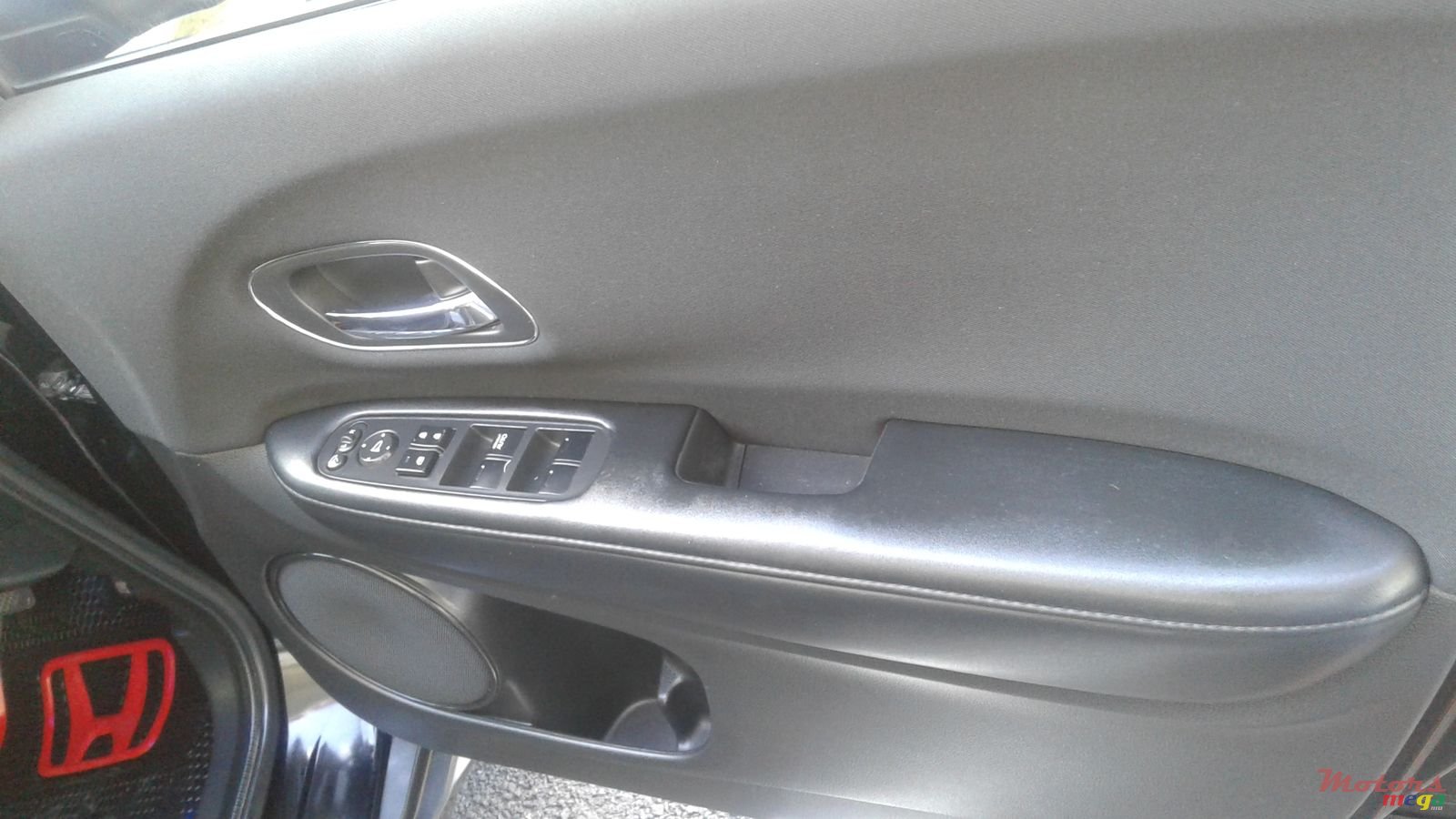 2015' Honda Vezel X Hybrid photo #4