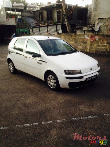 2002' Fiat Punto photo #2