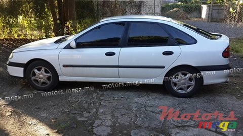 2001' Renault Laguna photo #1