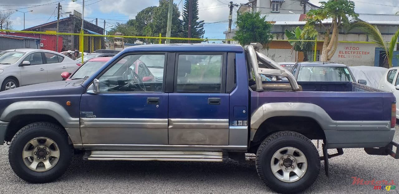 1998' Mitsubishi Starion photo #3