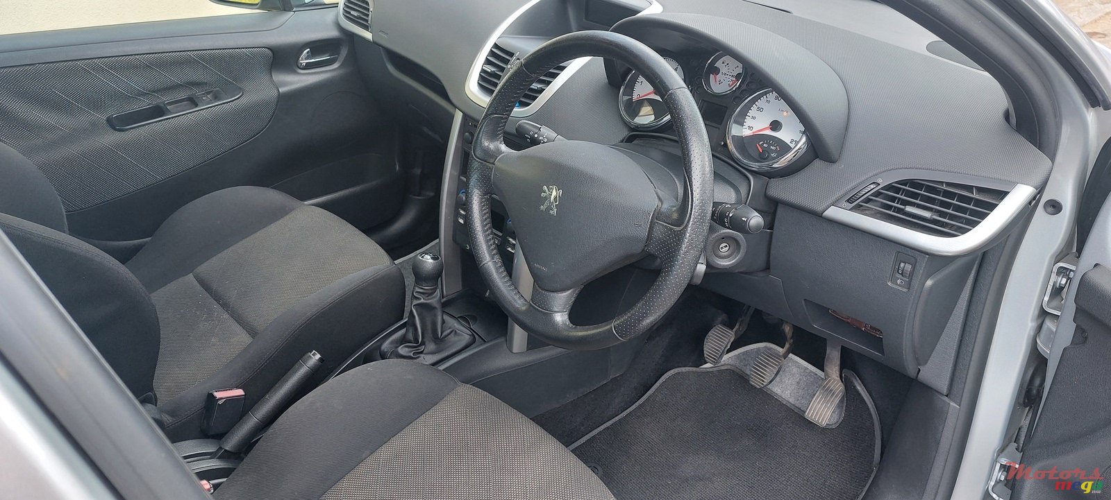 2008' Peugeot 207 photo #2