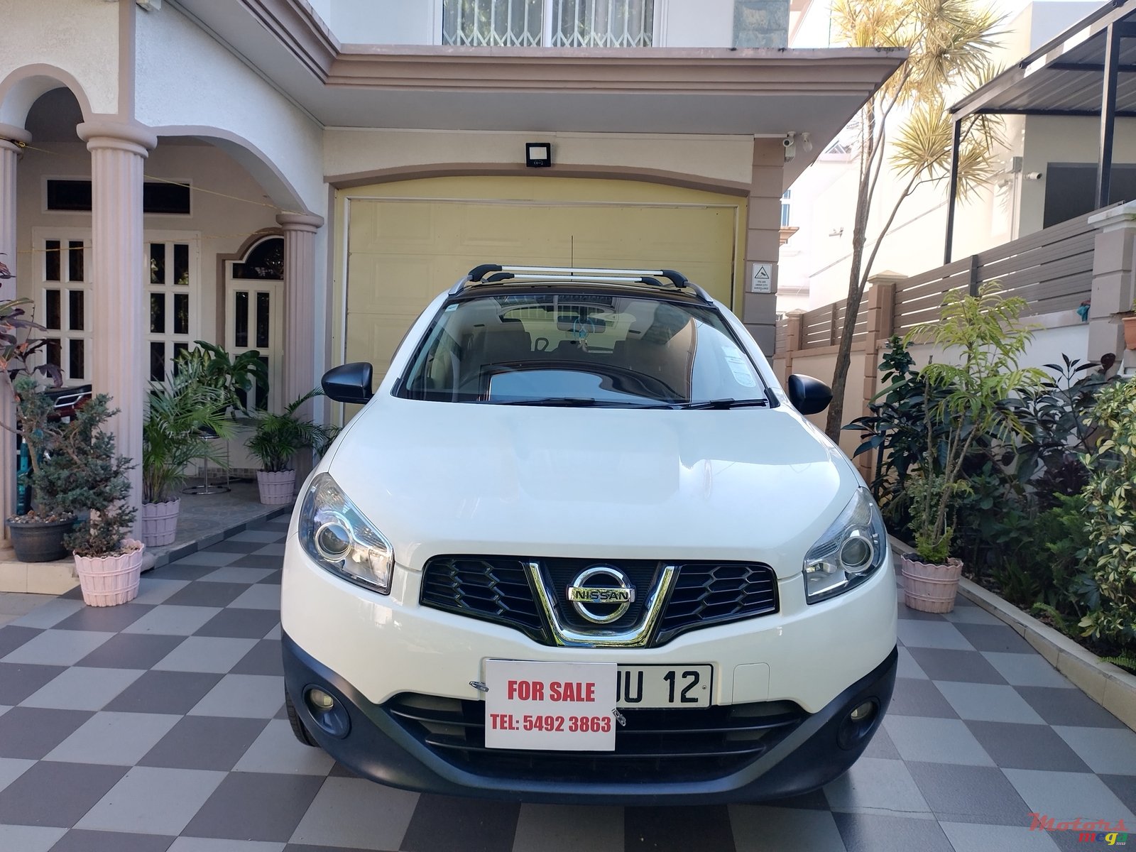 2012' Nissan Qashqai+2 photo #2