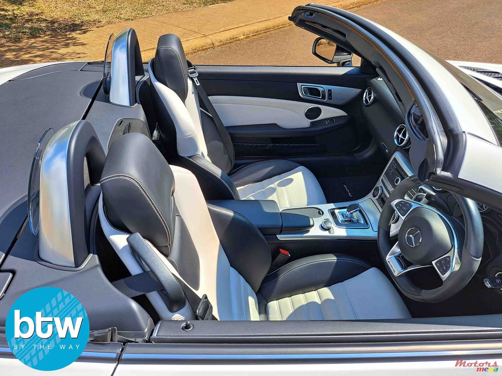 2017' Mercedes-Benz SL-Class photo #5