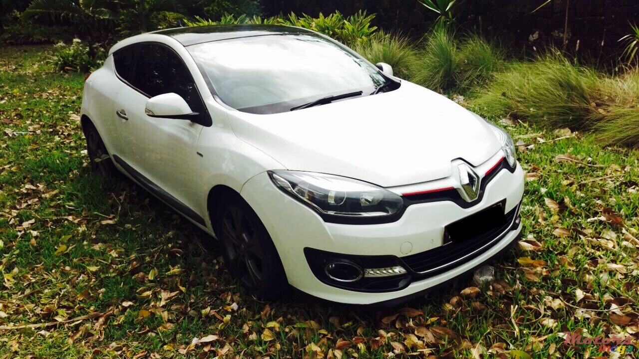 2009' Renault Megane photo #2