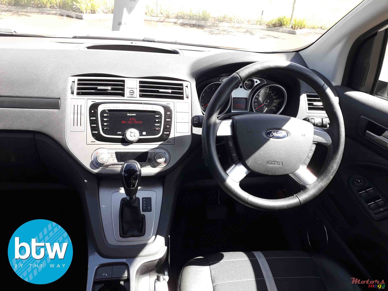 2011' Ford Kuga photo #7