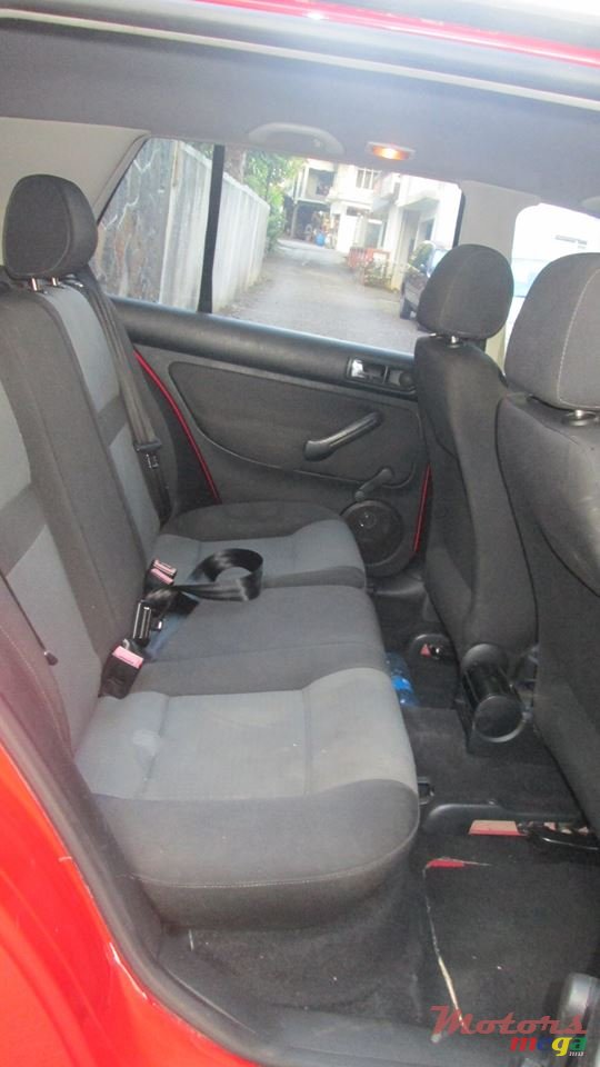 2004' Volkswagen Golf IV photo #6