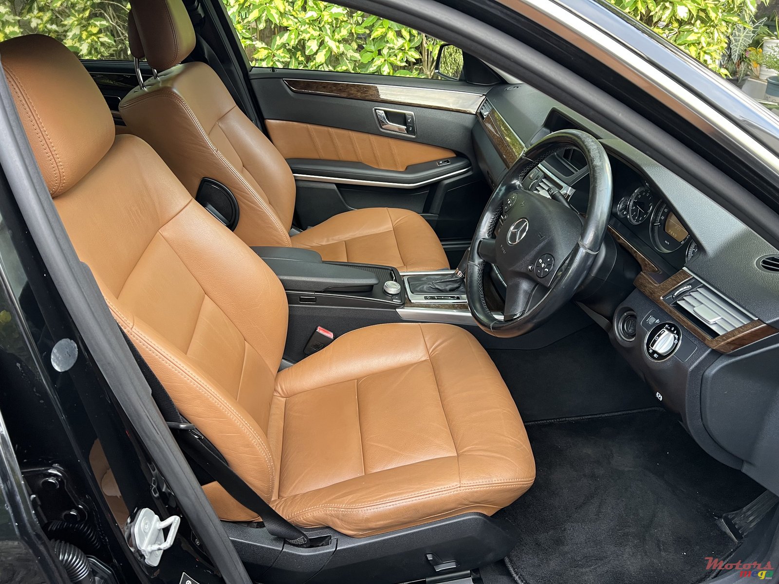 2009' Mercedes-Benz E 250 photo #5