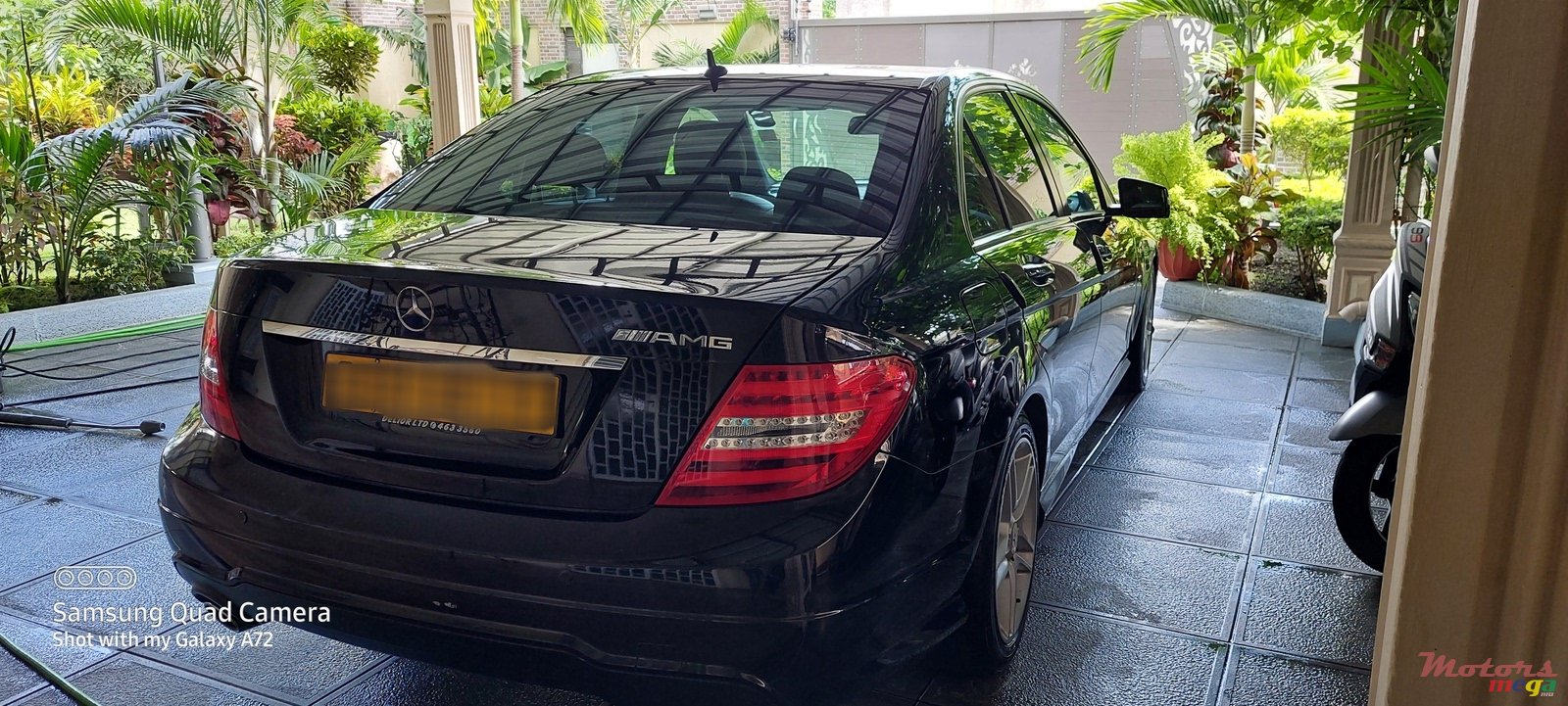 2011' Mercedes-Benz AMG photo #2