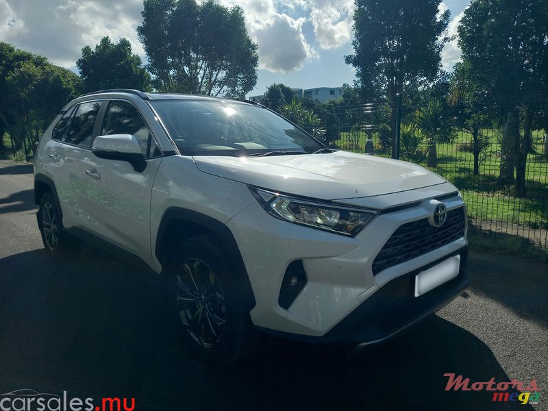2022' Toyota RAV4 2.0 photo #1