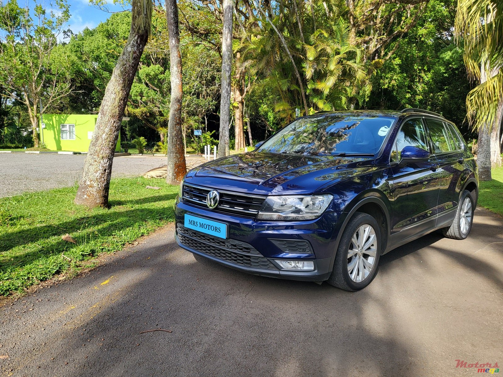 2016' Volkswagen Tiguan photo #6