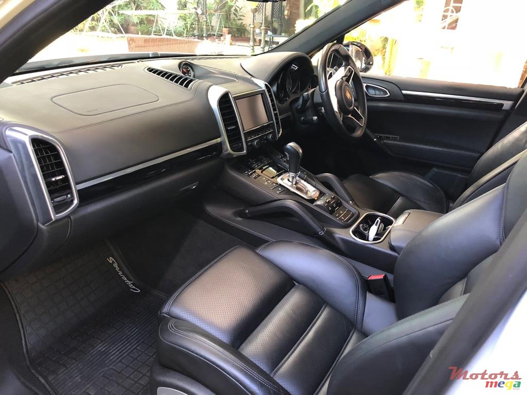 2015' Porsche Cayenne GTS - V6- 440BHP photo #5