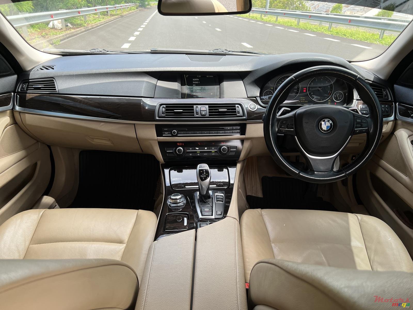 2010' BMW 523 photo #4