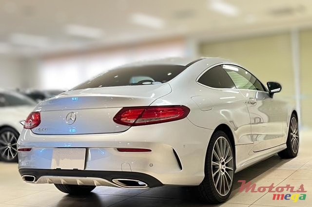 2016' Mercedes-Benz photo #3