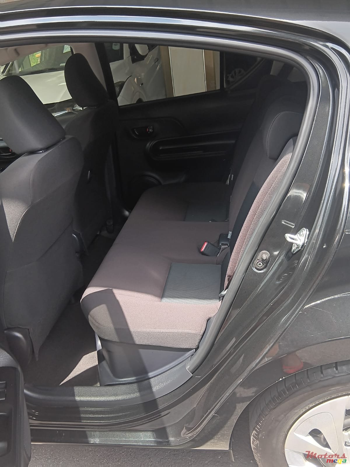 2019' Toyota Aqua photo #4