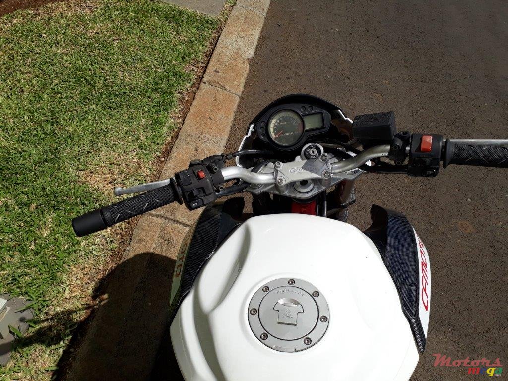 2013' CF Moto 650NK photo #3