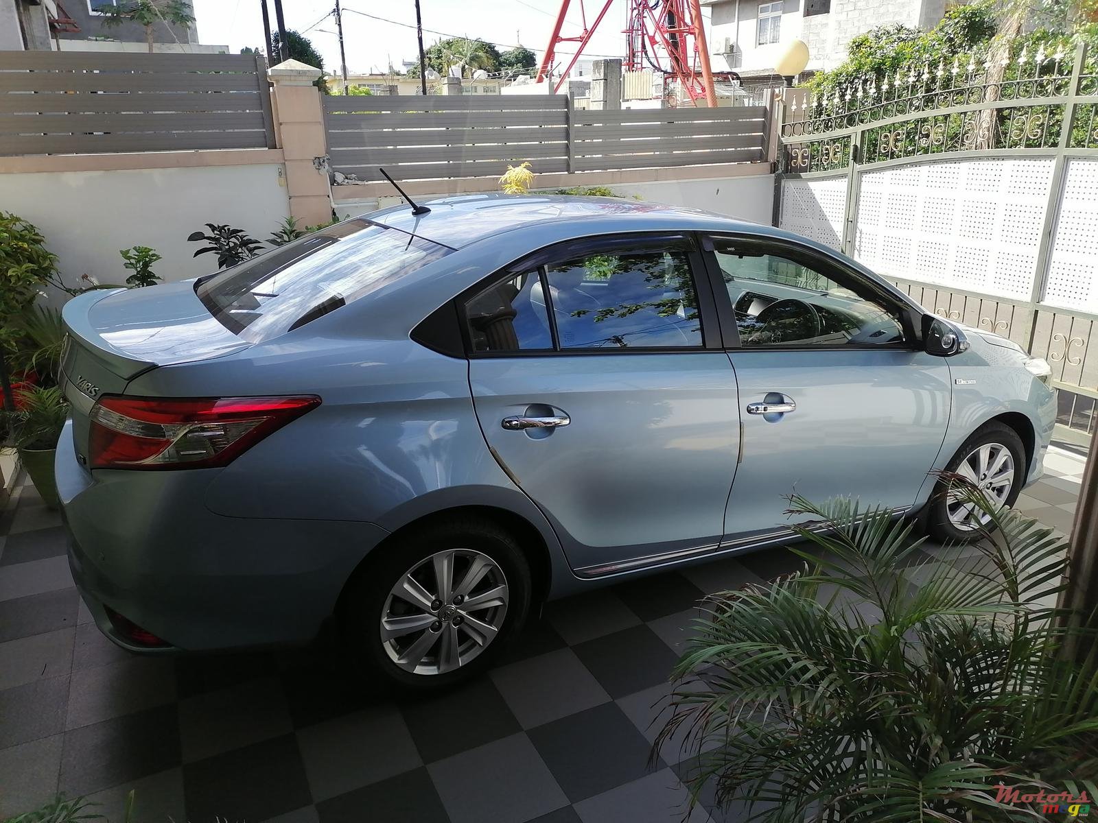 2016' Toyota Yaris photo #7