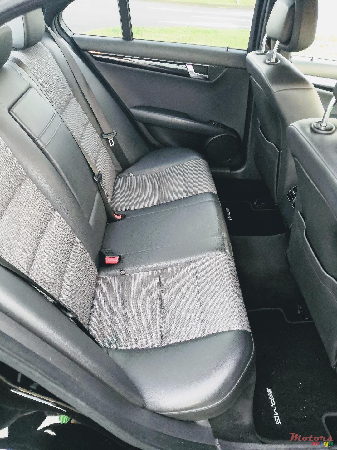 2009' Mercedes-Benz C-Class photo #5