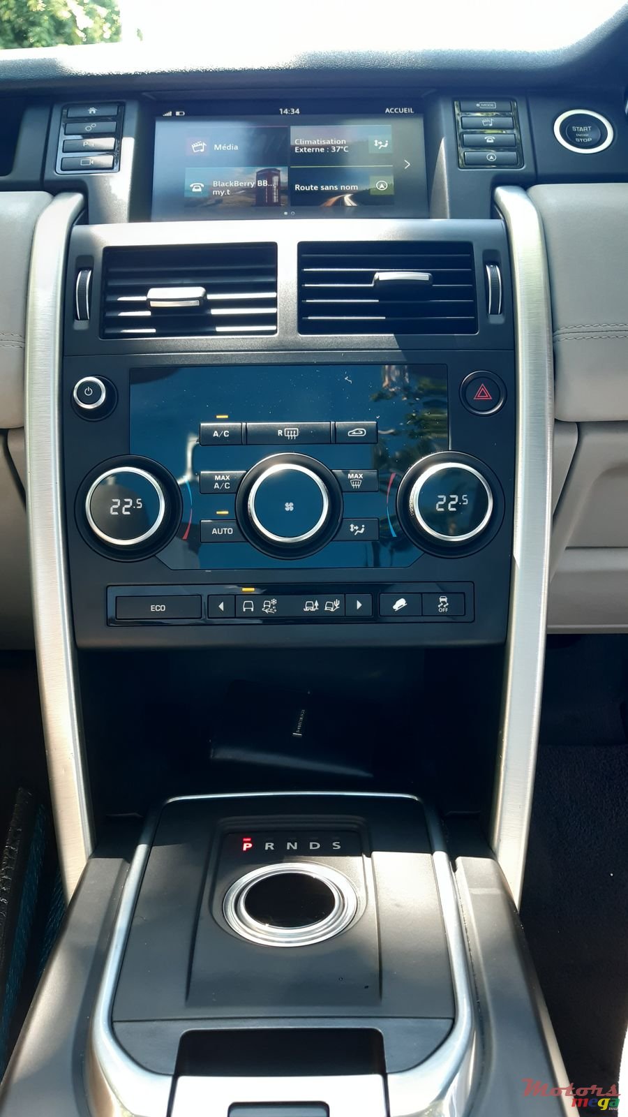 2016' Land Rover Discovery photo #5