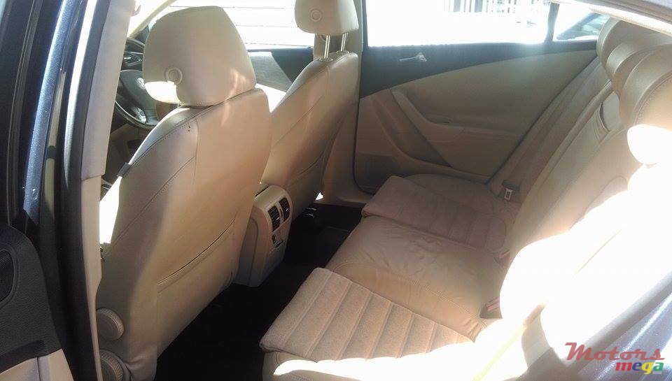 2007' Volkswagen Passat Fsi photo #4