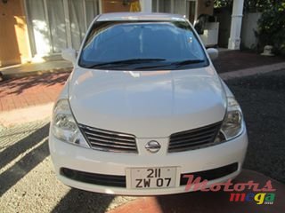 2007' Nissan Tiida Latio photo #1