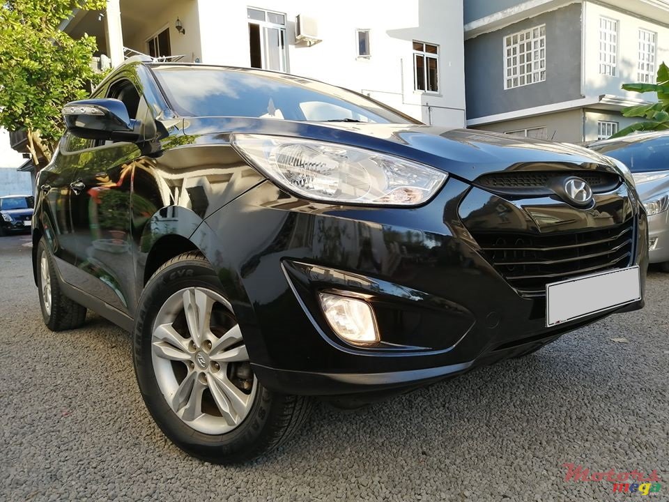 2011' Hyundai ix35 photo #3