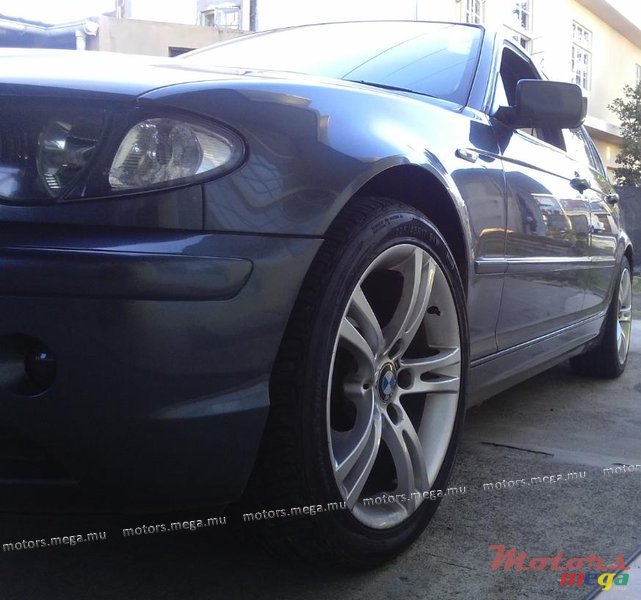 2004' BMW 3 Series E46 2000-2005 Sports photo #1