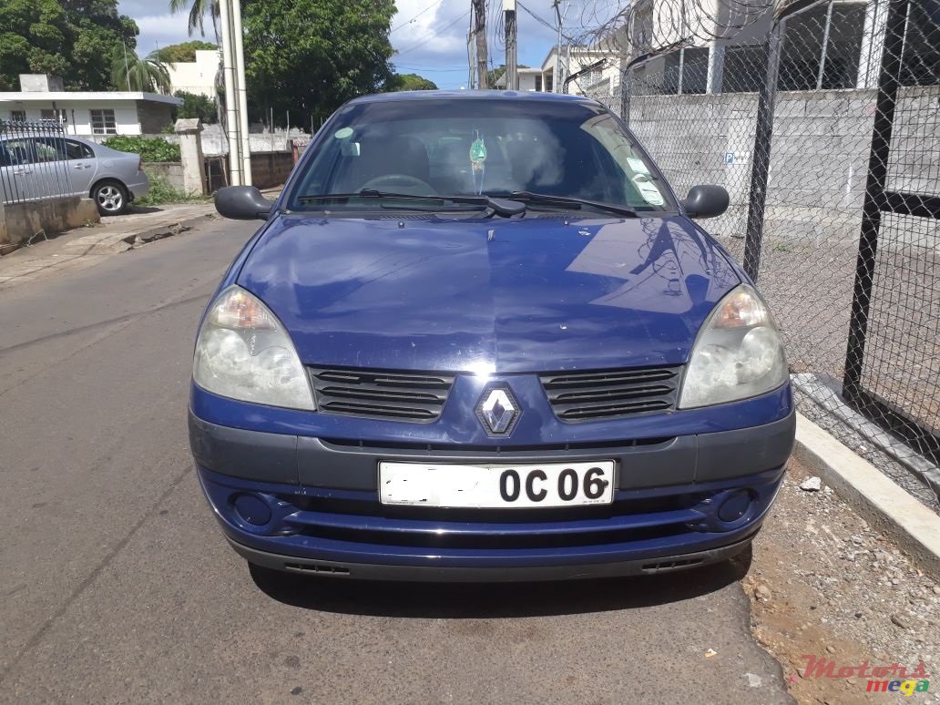 2006' Renault Clio photo #2