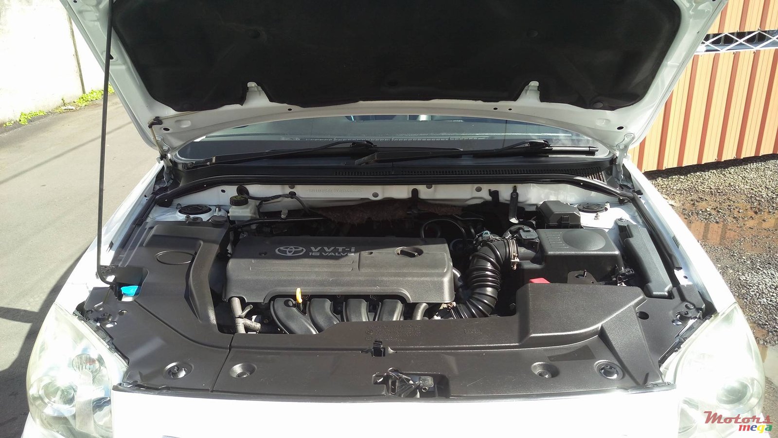 2008' Toyota Avensis photo #6