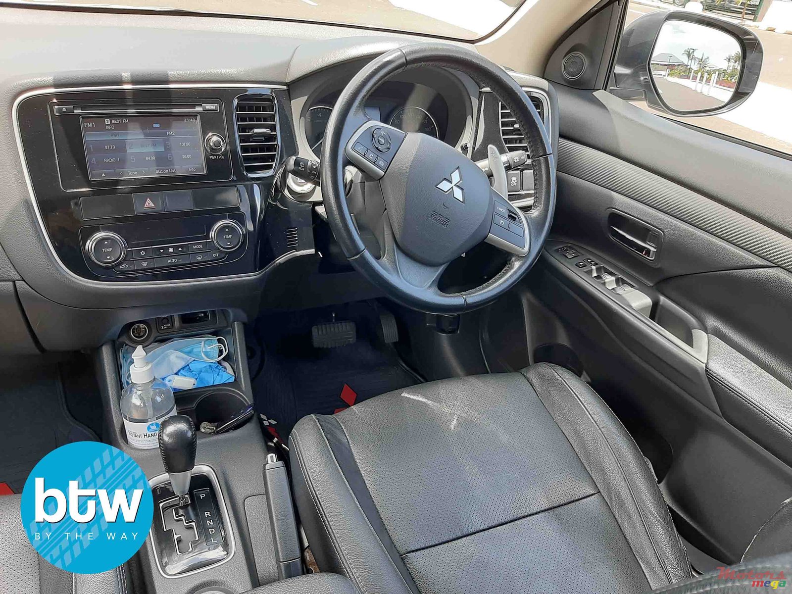 2014' Mitsubishi Outlander photo #6