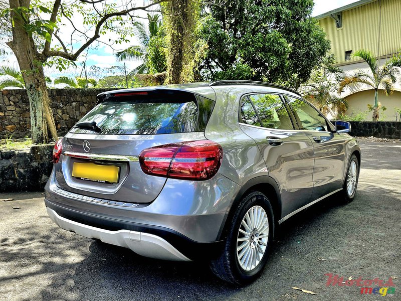 2020' Mercedes-Benz GLA 180 photo #5