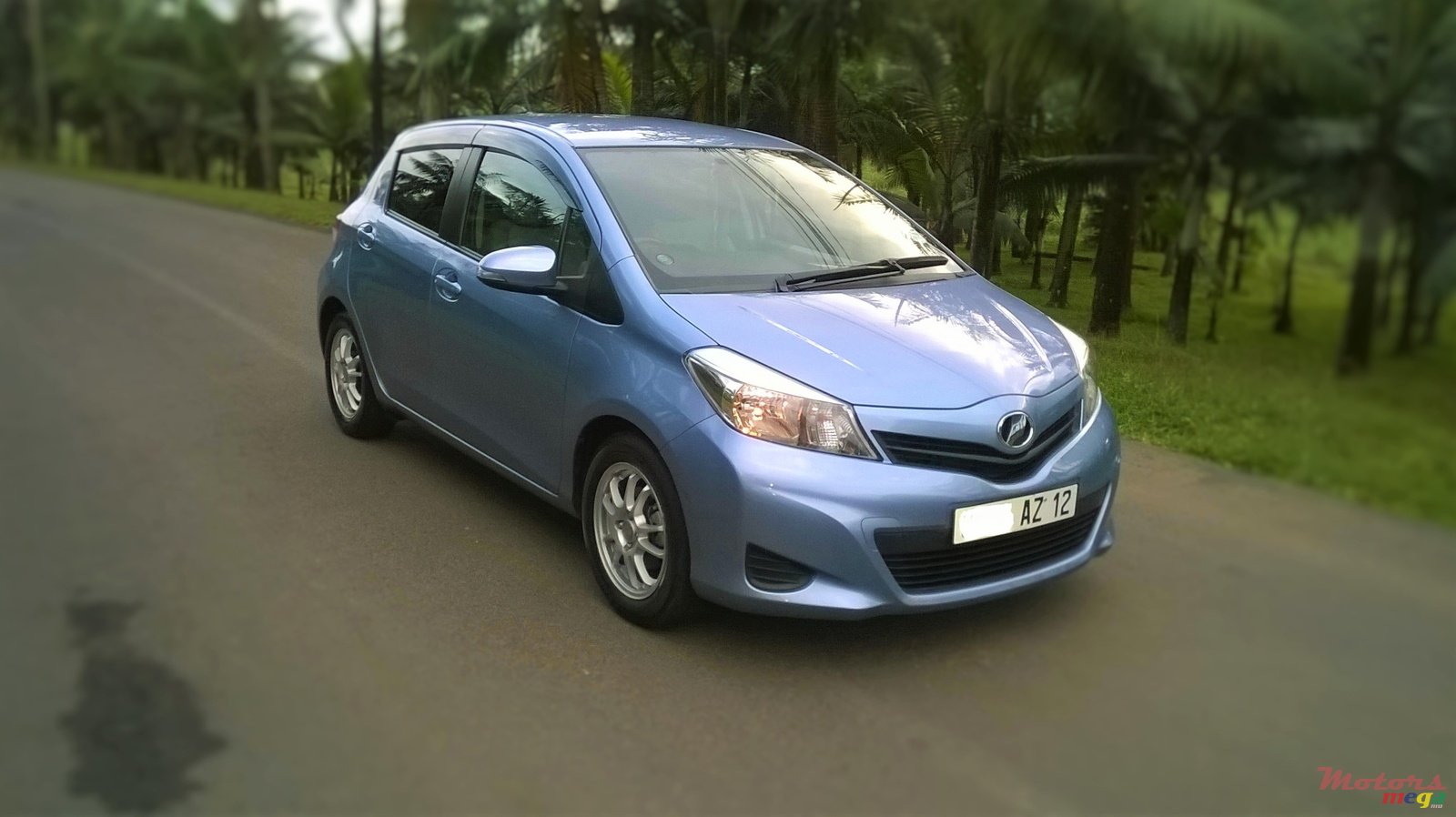 2012' Toyota Vitz 1.3 Limited Smile Edition photo #2