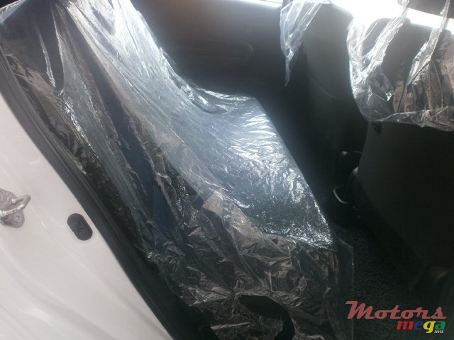 2016' Toyota Aqua photo #5