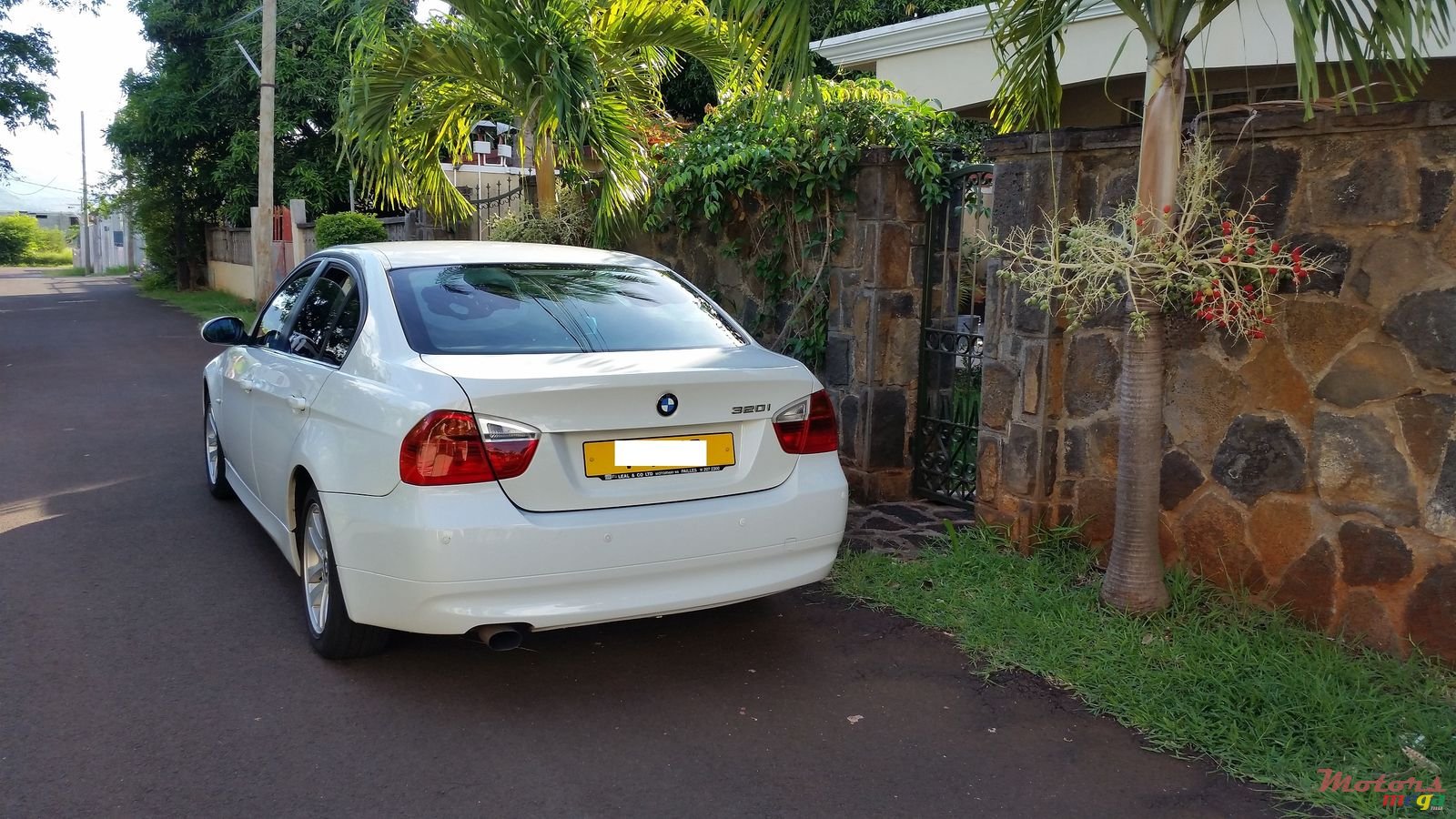 2005' BMW 3 Series photo #2