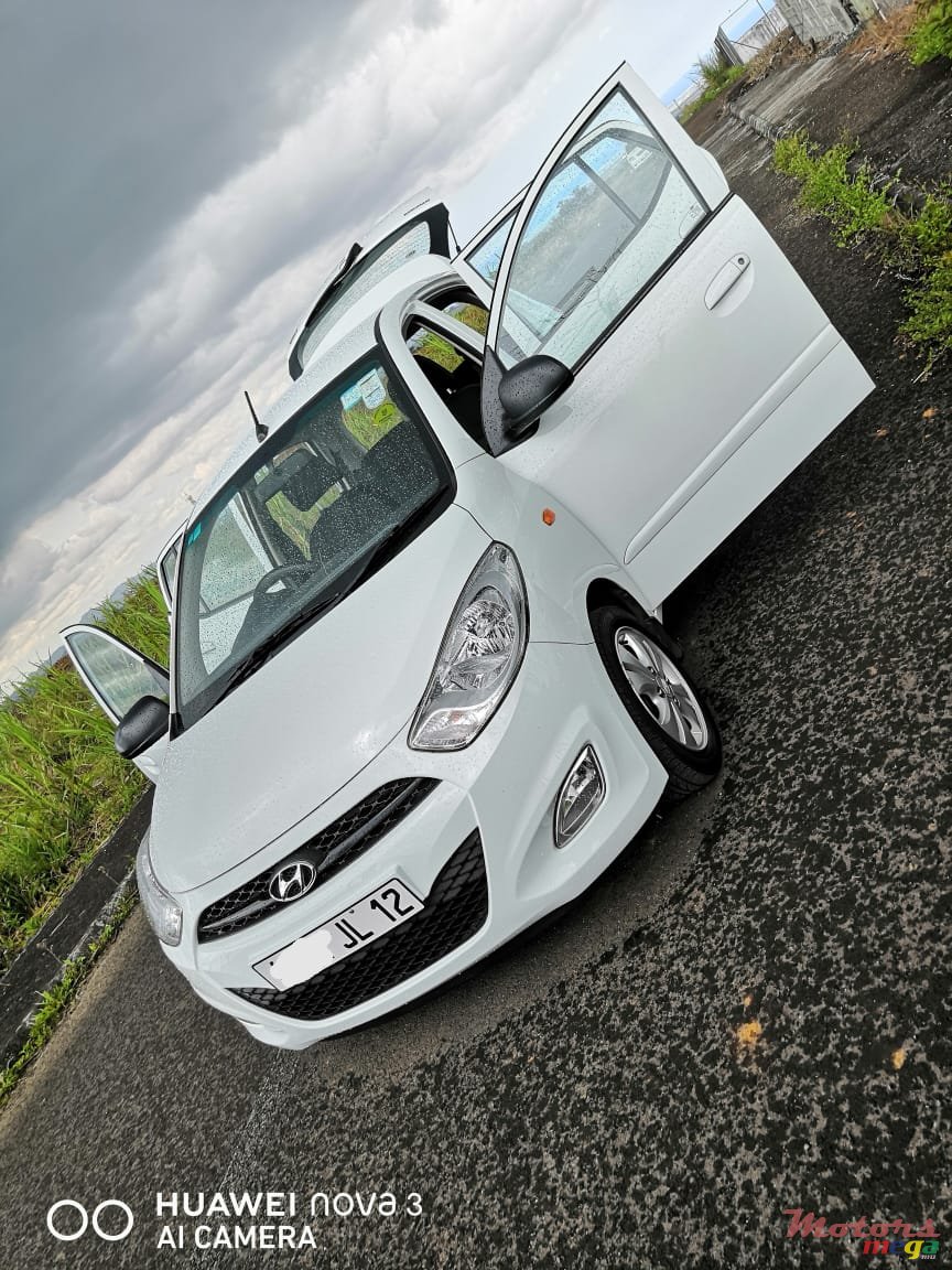 2012' Hyundai i10 photo #2