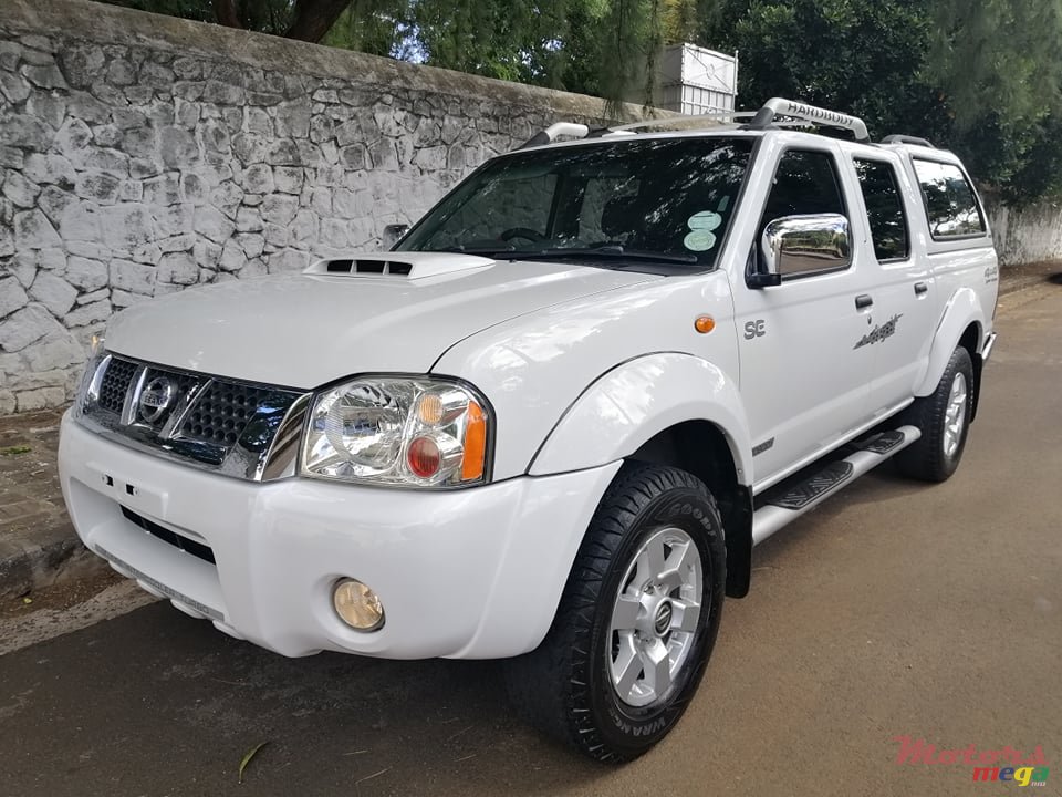 2014' Nissan Hardbody photo #1