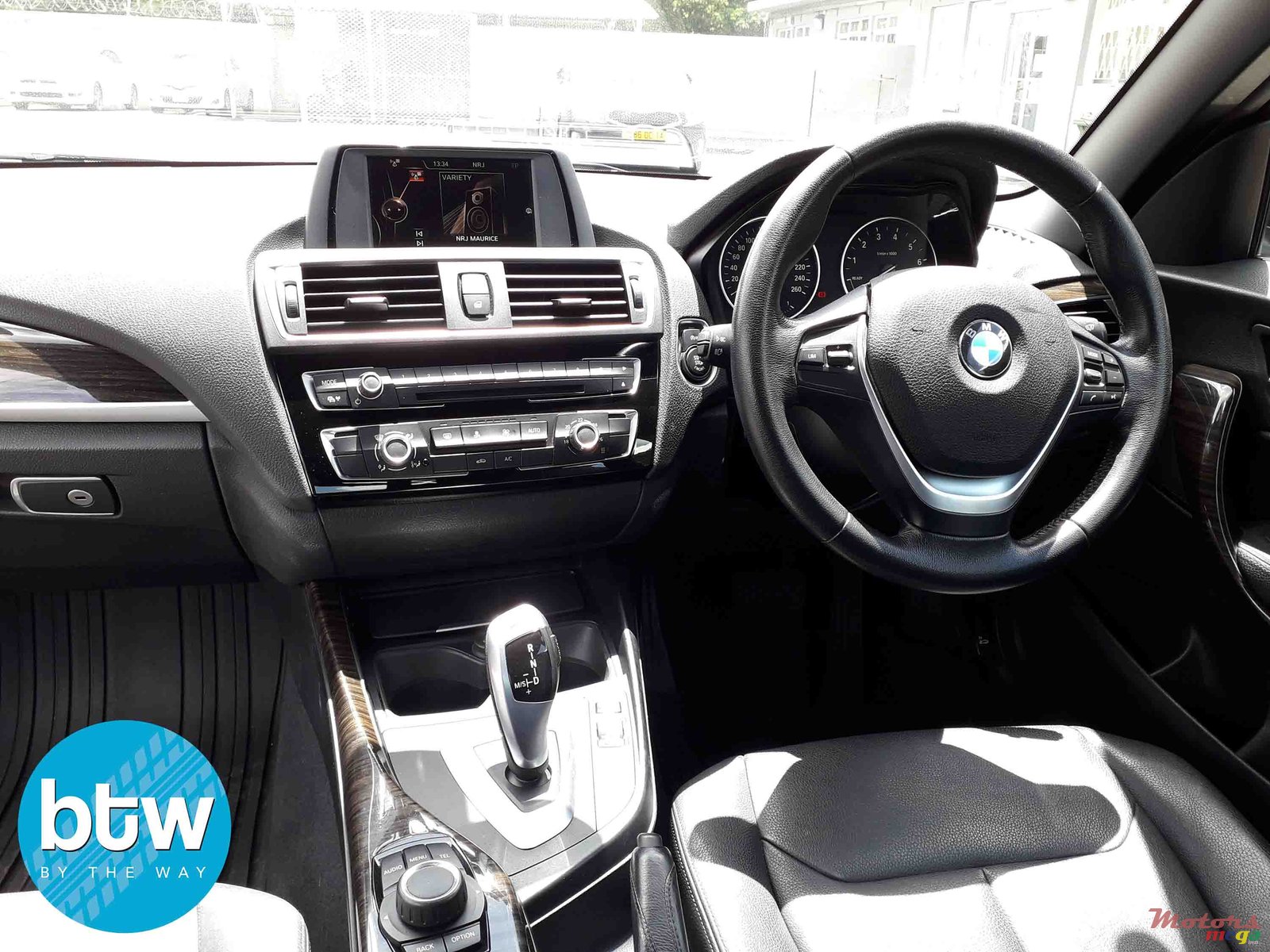 2016' BMW 2 Series 218i Cabrio photo #6