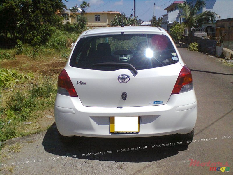 2000' Toyota photo #3