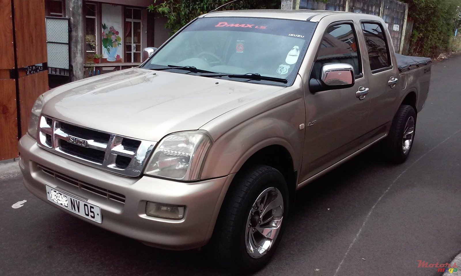 2005' Isuzu D-MAX LS ( JAPAN) photo #2
