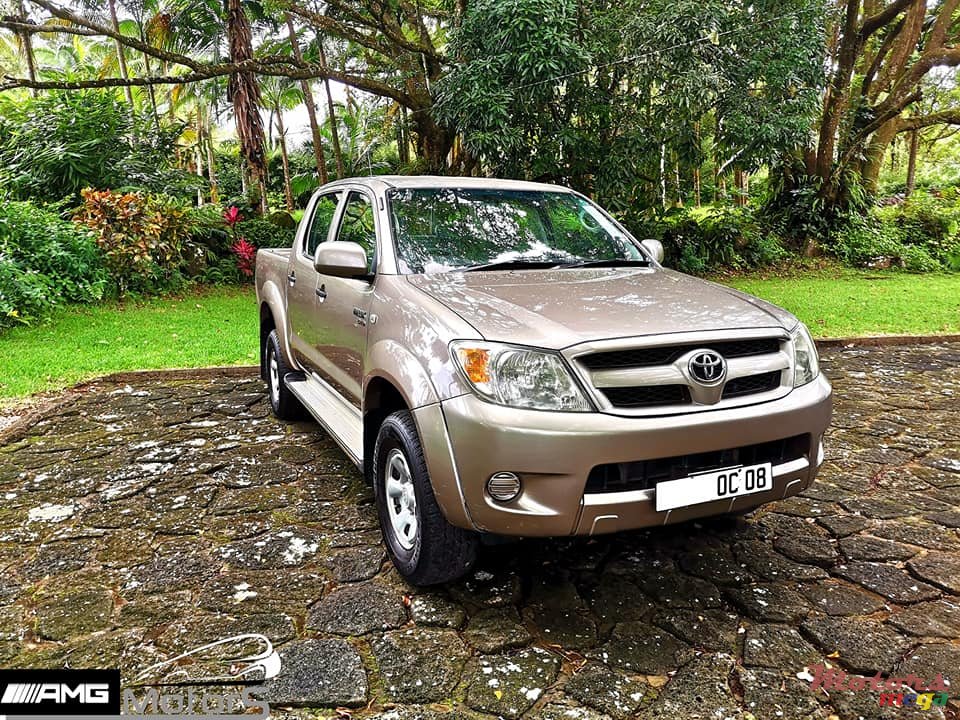 2008' Toyota Hilux photo #2