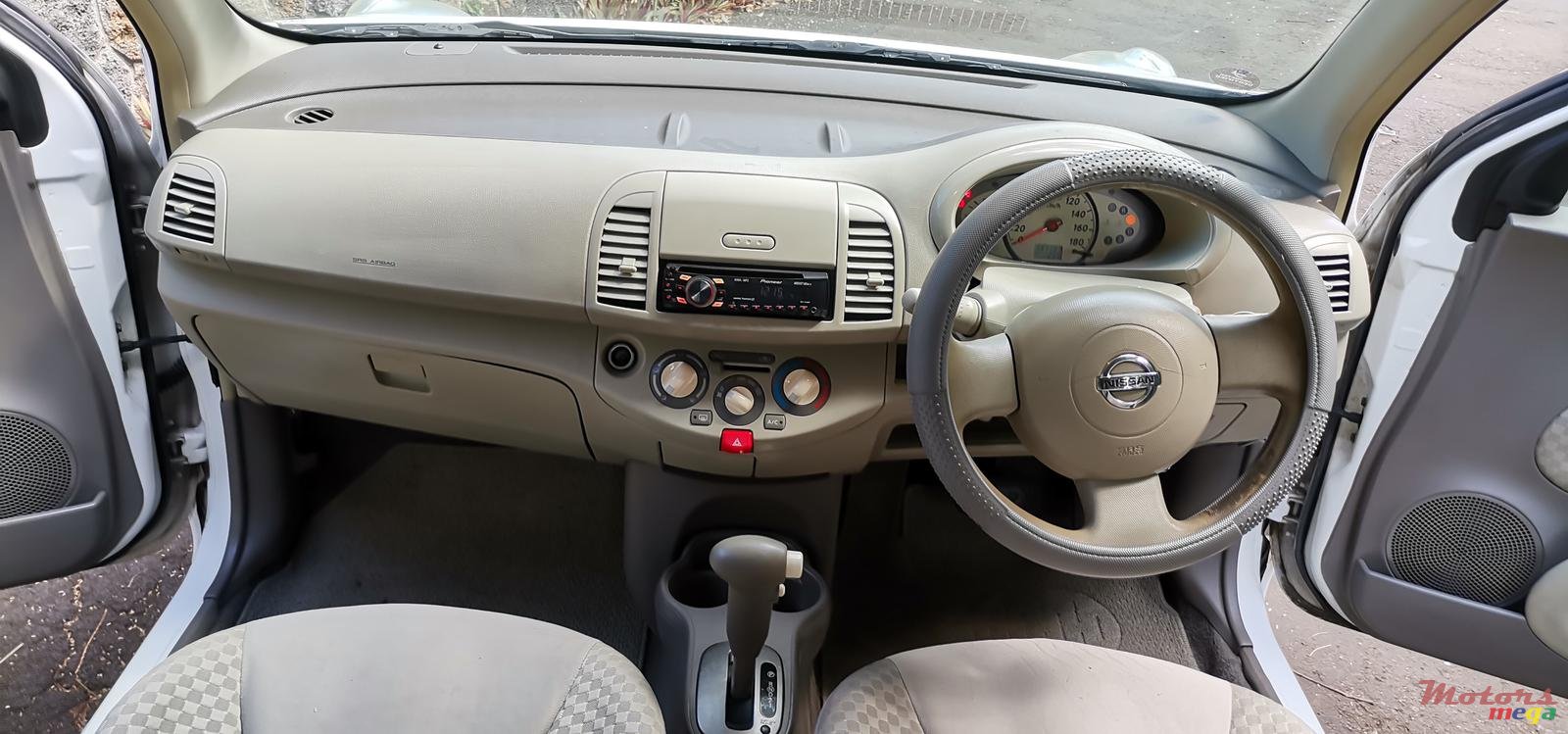 2009' Nissan March photo #5