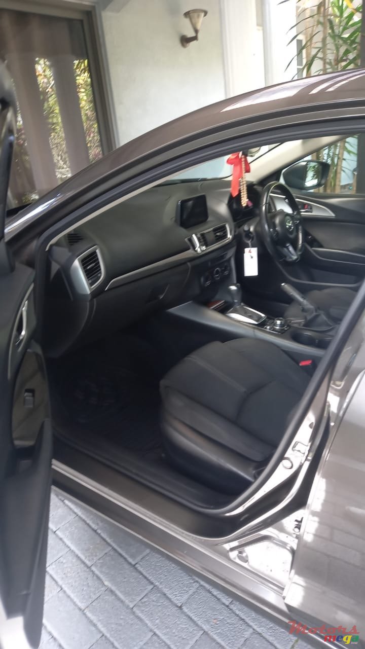 2017' Mazda 3 photo #5