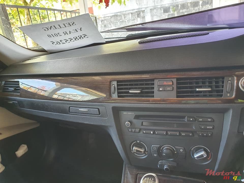 2010' BMW 3 Series photo #1