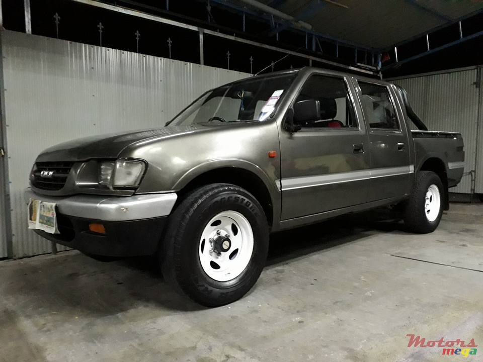 1999' Isuzu kb250 photo #7