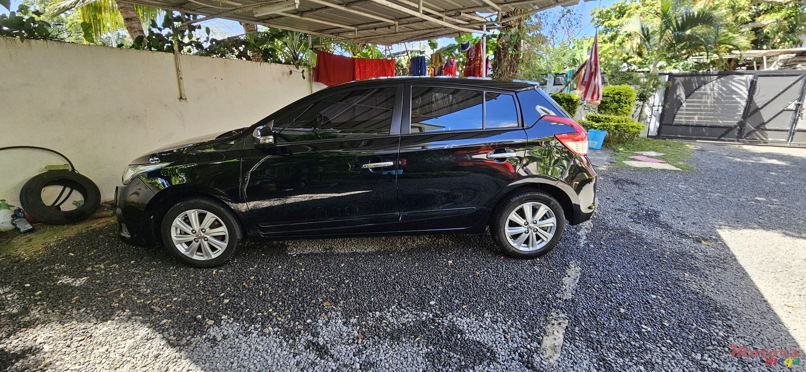 2015' Toyota Yaris photo #4