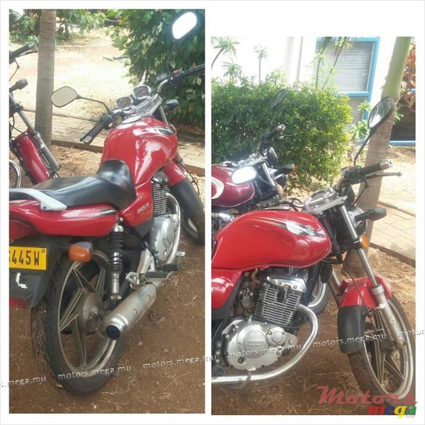 2011' Suzuki EN 125-2A photo #1