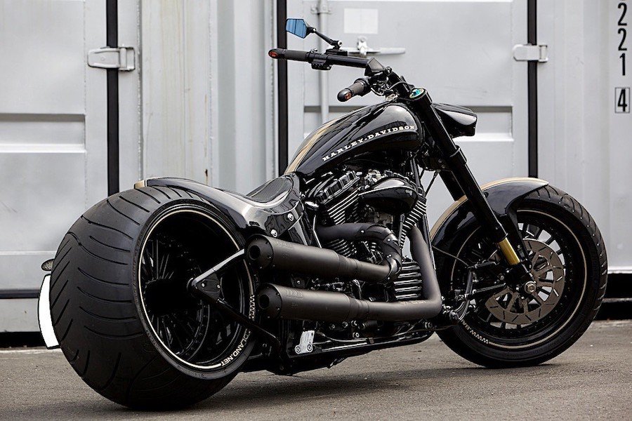 Harley-Davidson Black Mass Is a Bad Boy Night Train on 330 Rear Wheel