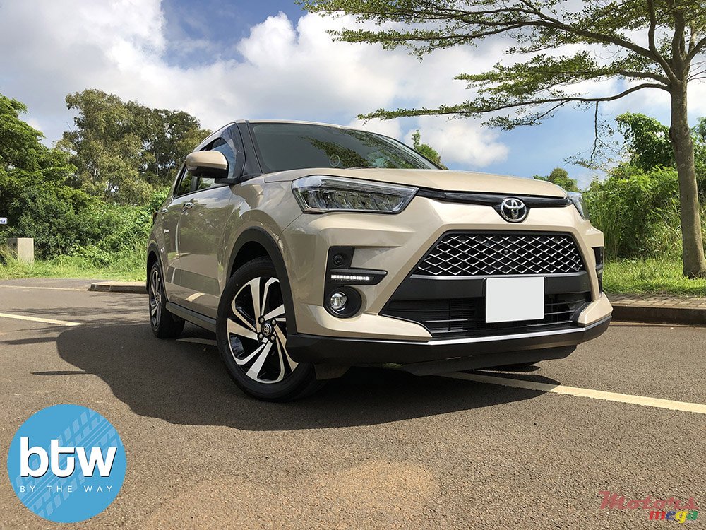 2022' Toyota photo #1