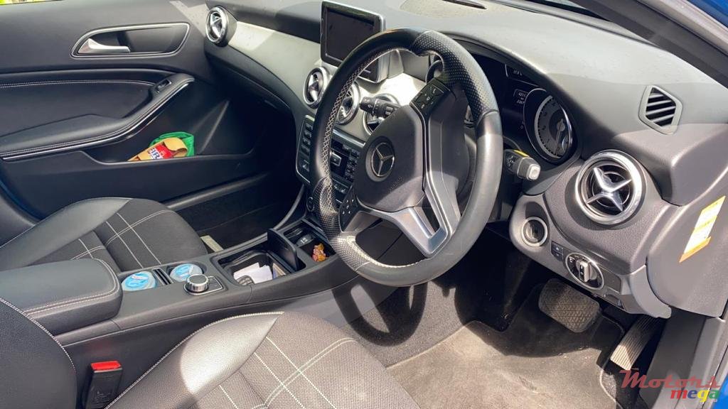 2015' Mercedes-Benz GLA-Class photo #4